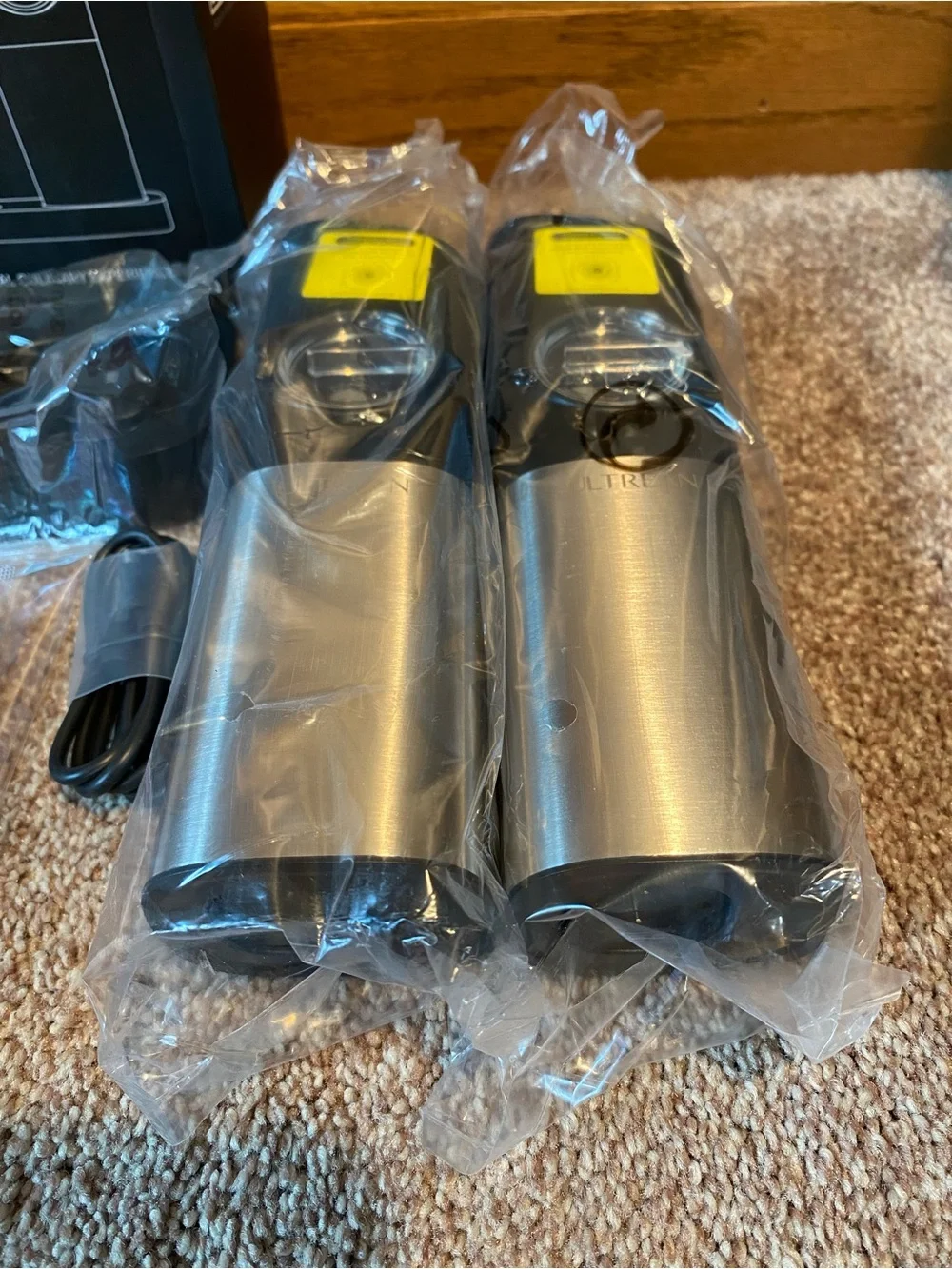 Black & Silver Electric Salt and Pepper Grinder Set